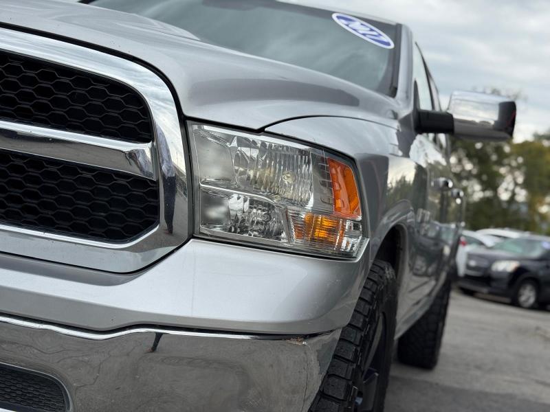 RAM 1500 SLT Crew Cab SWB 4WD 2017 RAM 1500 SLT Crew Cab SWB 4WD 2017