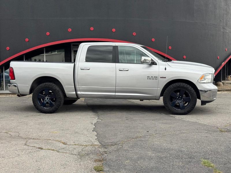 RAM 1500 SLT Crew Cab SWB 4WD 2017 RAM 1500 SLT Crew Cab SWB 4WD 2017
