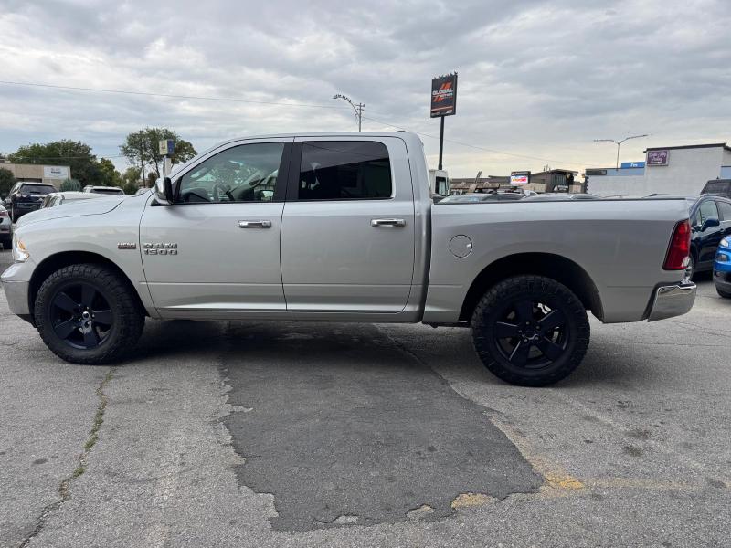 RAM 1500 SLT Crew Cab SWB 4WD 2017 RAM 1500 SLT Crew Cab SWB 4WD 2017