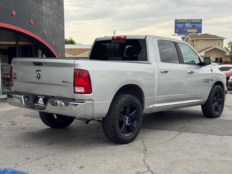 RAM 1500 SLT Crew Cab SWB 4WD 2017 RAM 1500 SLT Crew Cab SWB 4WD 2017