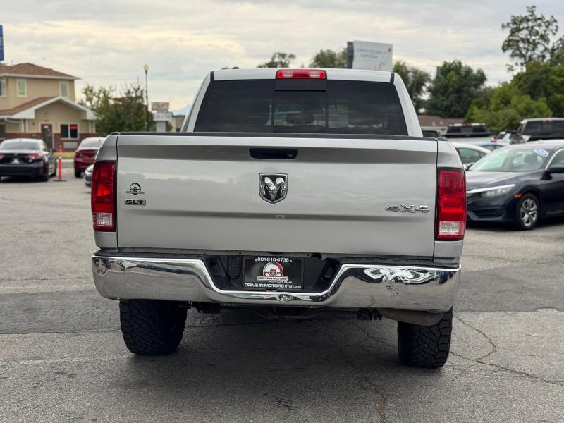 RAM 1500 SLT Crew Cab SWB 4WD 2017 RAM 1500 SLT Crew Cab SWB 4WD 2017