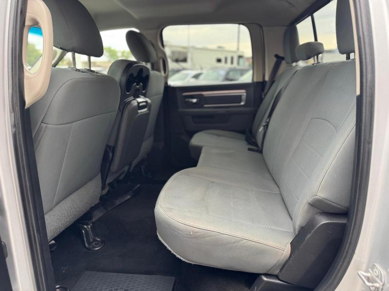 RAM 1500 SLT Crew Cab SWB 4WD 2017 RAM 1500 SLT Crew Cab SWB 4WD 2017