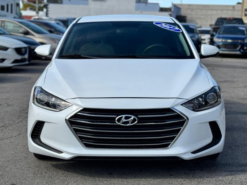 Hyundai Elantra SE 6AT 2017 Hyundai Elantra SE 6AT 2017
