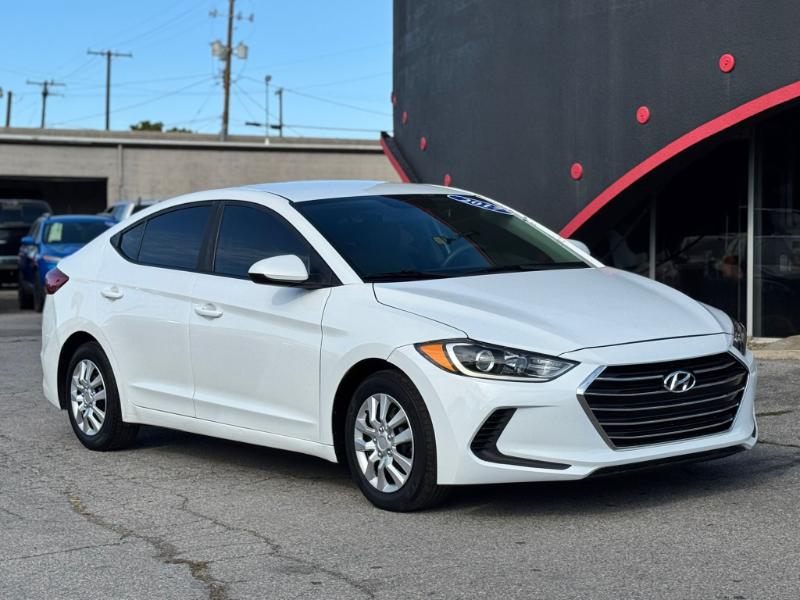 Hyundai Elantra SE 6AT 2017 Hyundai Elantra SE 6AT 2017