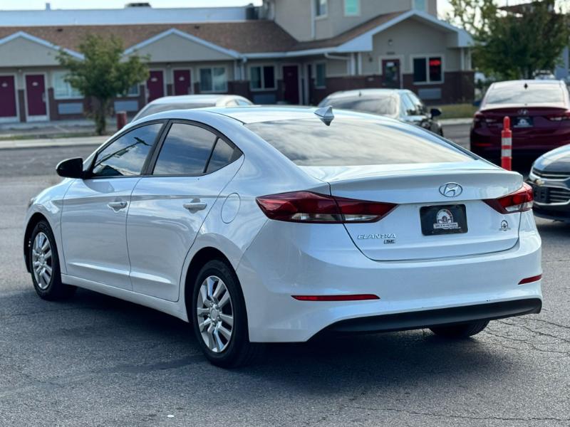 Hyundai Elantra SE 6AT 2017 Hyundai Elantra SE 6AT 2017