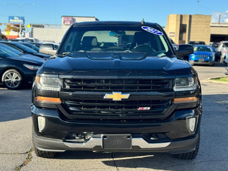 2017 Chevrolet Silverado 1500 LT photo 2