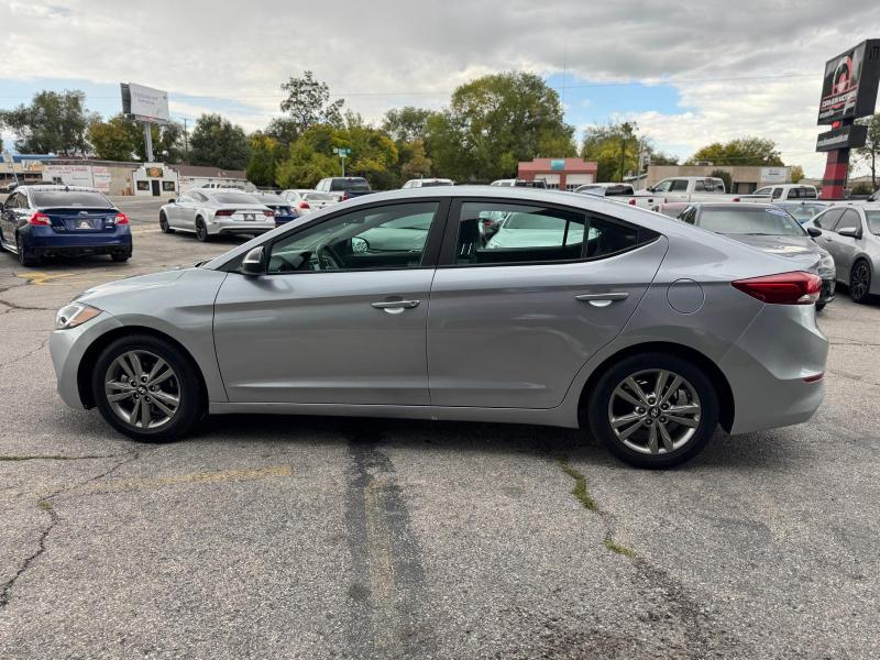 2017 Hyundai Elantra Value Edition photo 3