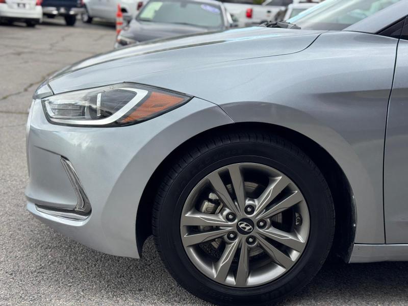 2017 Hyundai Elantra Value Edition photo 4