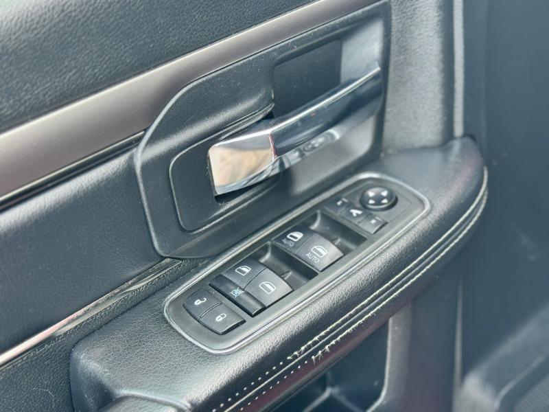 RAM 1500 Sport Crew Cab SWB 4WD 2014