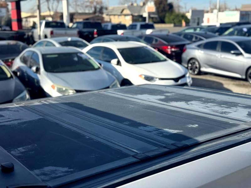 Chevrolet Silverado 1500 Custom Crew Cab Long Box 4WD 2020