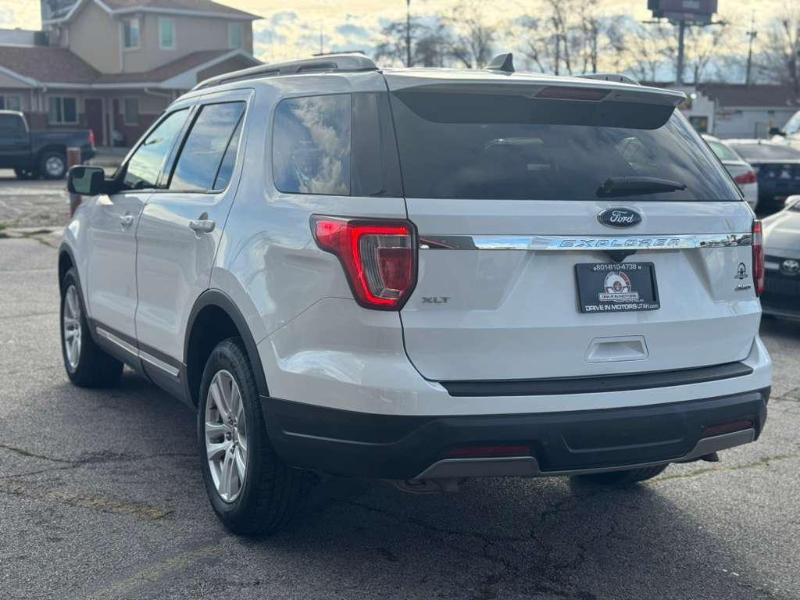Ford Explorer XLT 4WD 2019