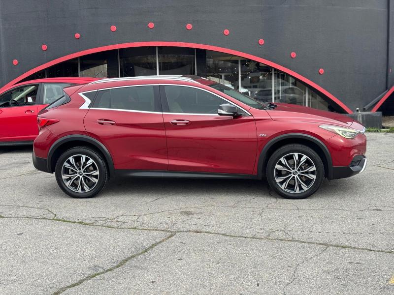 Infiniti QX30 Luxury AWD 2018