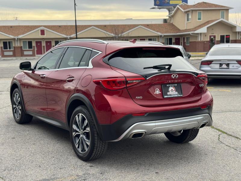 Infiniti QX30 Luxury AWD 2018