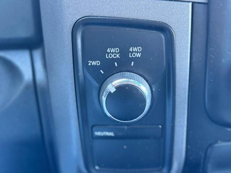 RAM 1500 Tradesman Quad Cab 4WD 2015