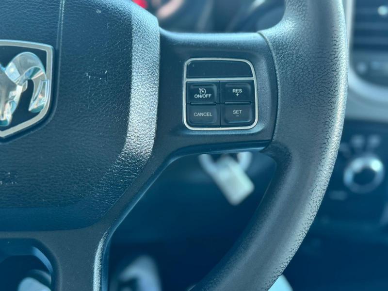 RAM 1500 Tradesman Quad Cab 4WD 2015