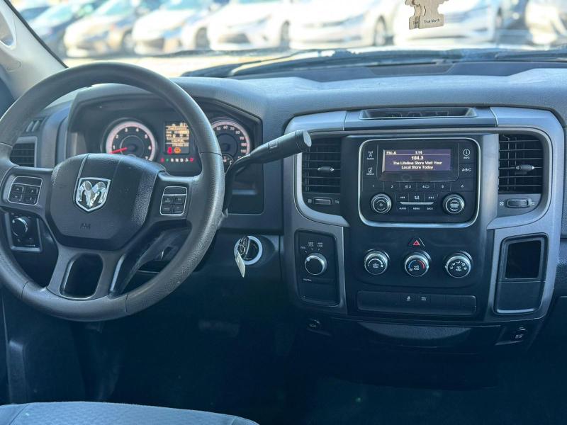 RAM 1500 Tradesman Quad Cab 4WD 2015