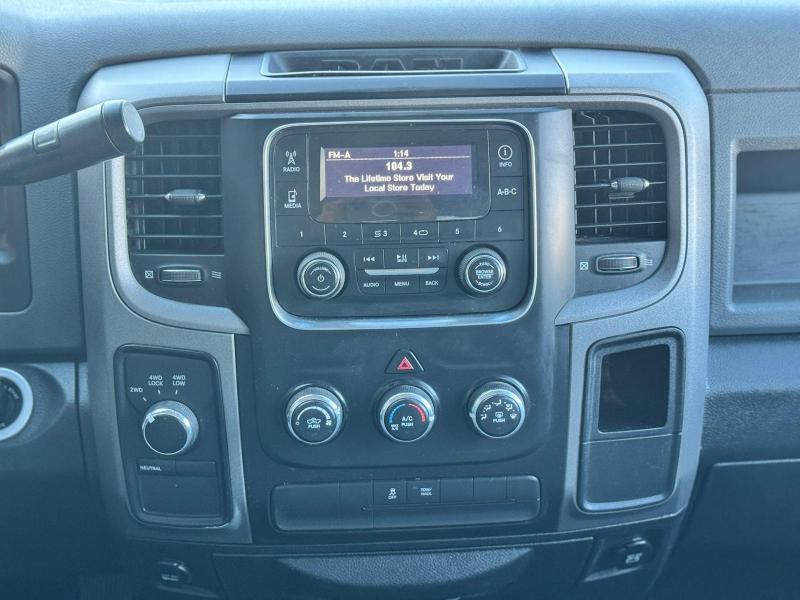 RAM 1500 Tradesman Quad Cab 4WD 2015