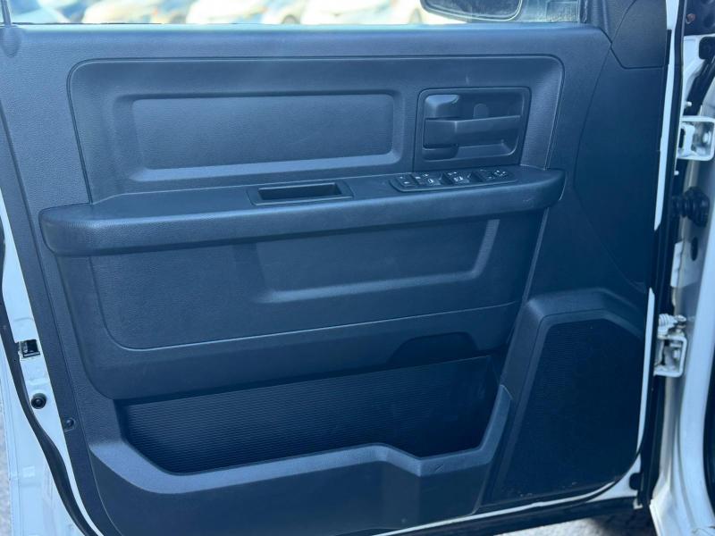 RAM 1500 Tradesman Quad Cab 4WD 2015