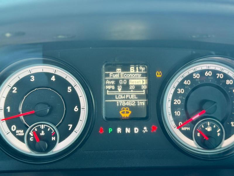 RAM 1500 Tradesman Quad Cab 4WD 2015