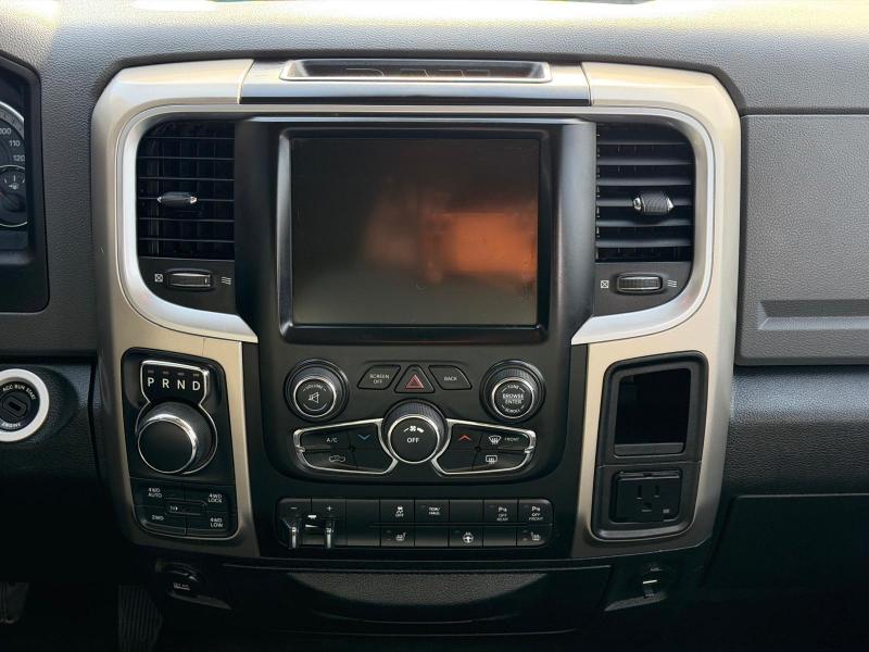 RAM 1500 SLT Quad Cab 4WD 2015