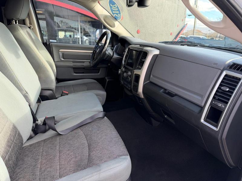 RAM 1500 SLT Quad Cab 4WD 2015