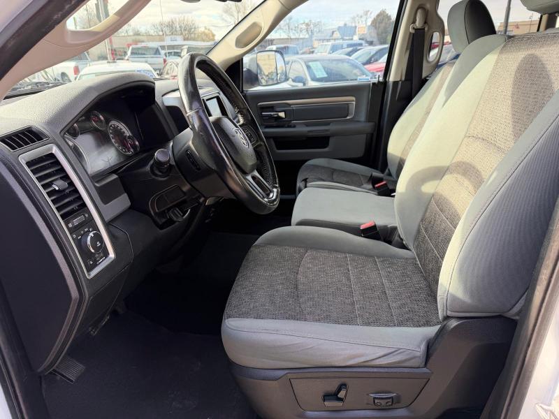 RAM 1500 SLT Quad Cab 4WD 2015