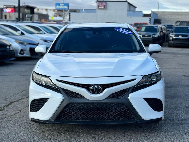 Toyota Camry XLE 2019