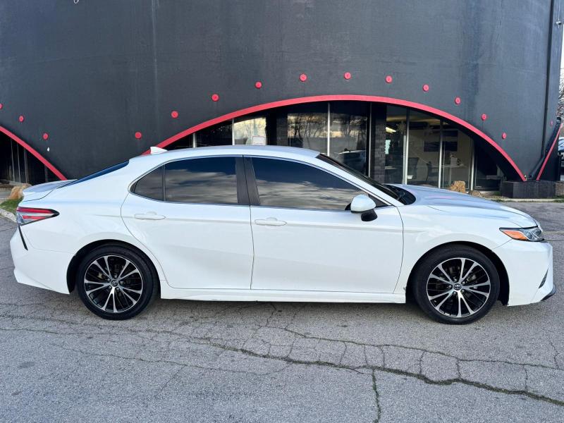 Toyota Camry XLE 2019