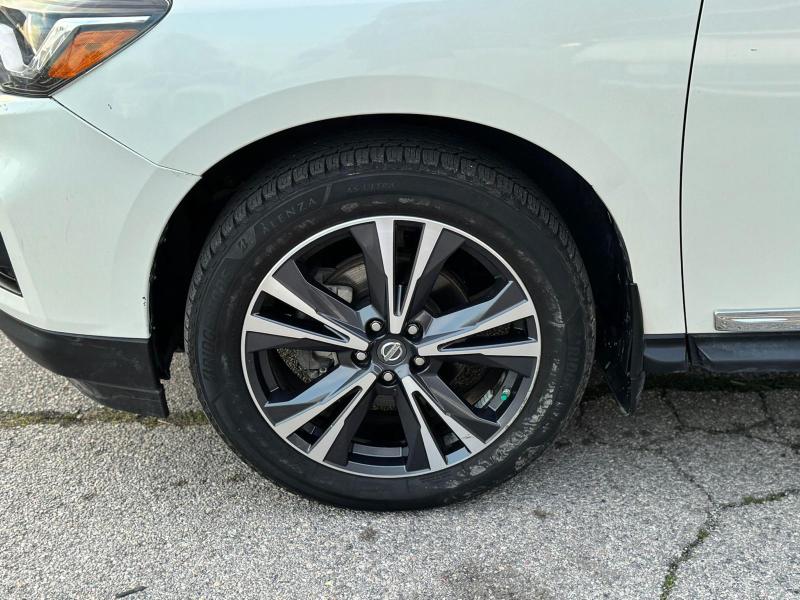 Nissan Pathfinder Platinum 4WD 2017