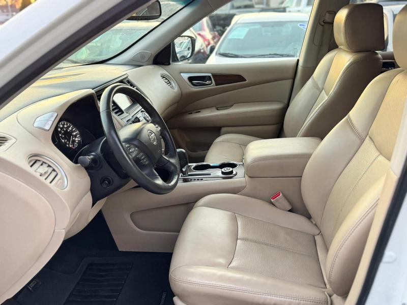 Nissan Pathfinder Platinum 4WD 2017