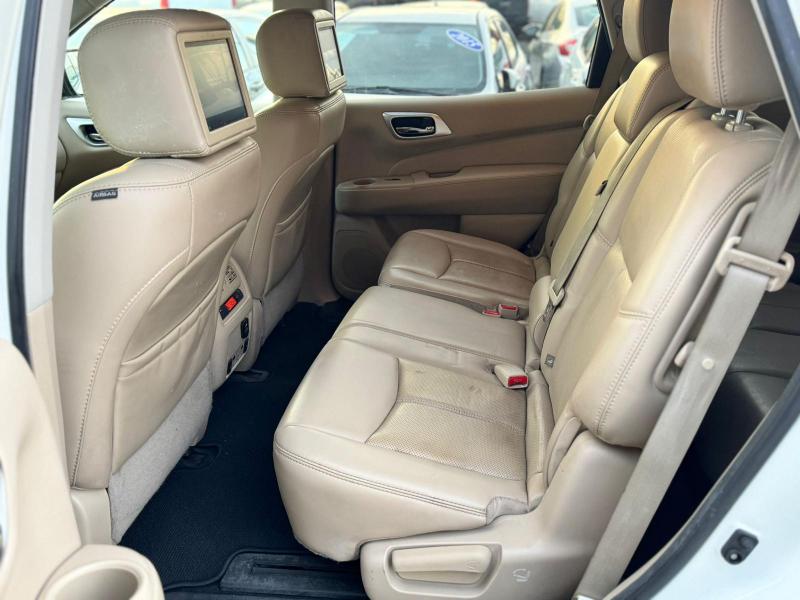 Nissan Pathfinder Platinum 4WD 2017