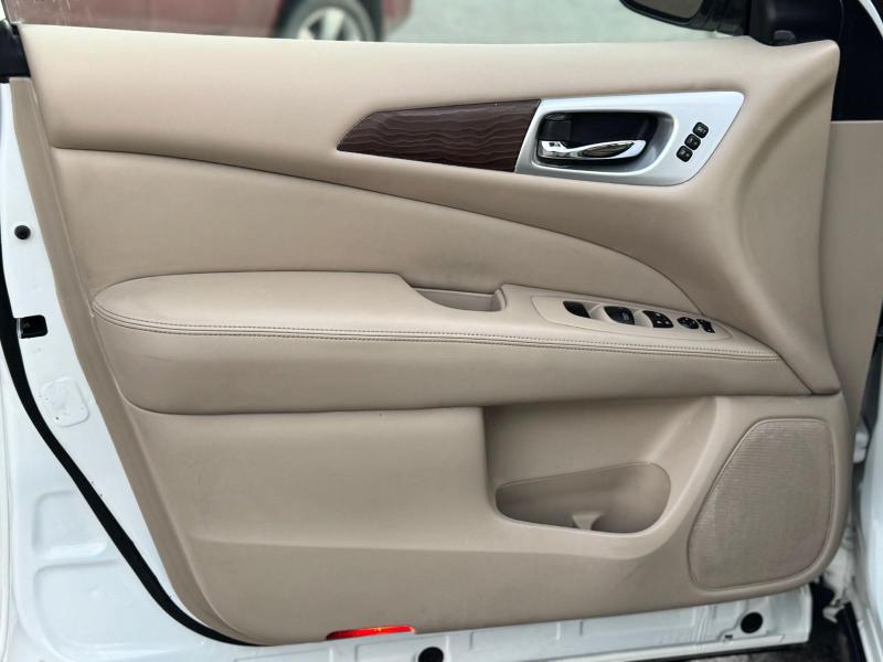 Nissan Pathfinder Platinum 4WD 2017