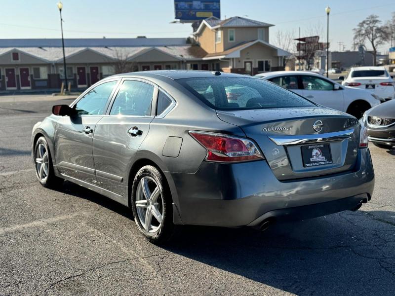 Nissan Altima 2.5 SV 2015