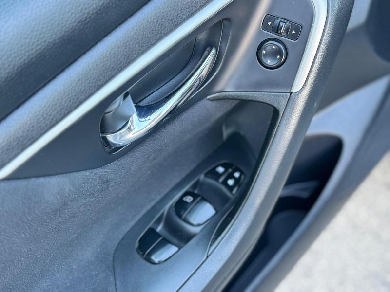 Nissan Altima 2.5 SV 2015