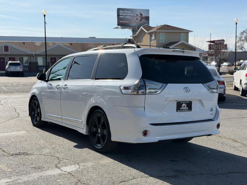 Toyota Sienna FWD 7-Passenger V6 2014