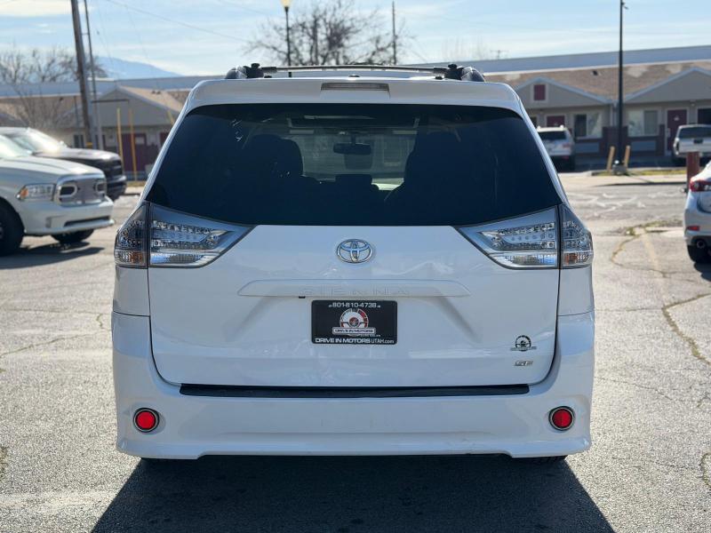 Toyota Sienna FWD 7-Passenger V6 2014