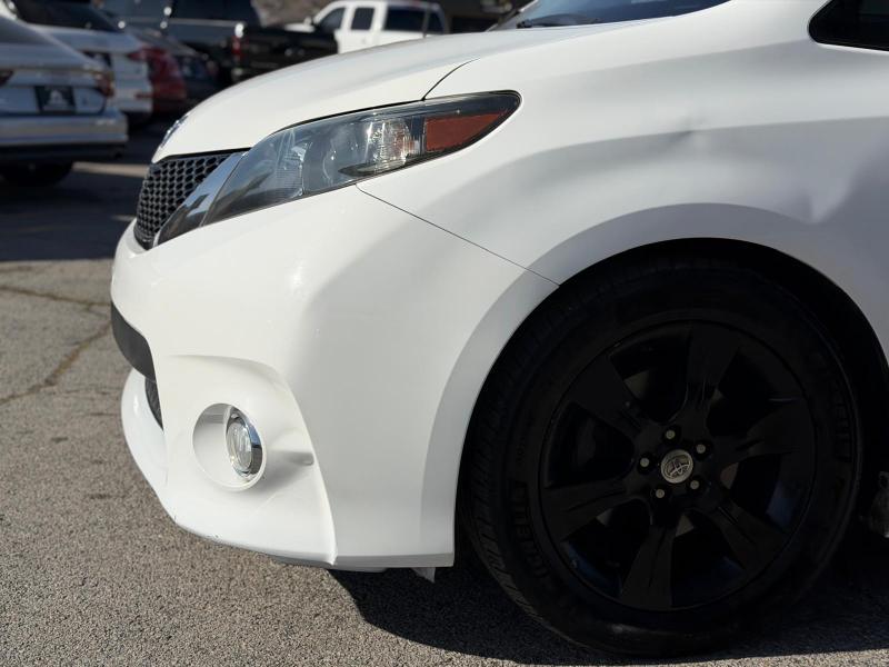 Toyota Sienna FWD 7-Passenger V6 2014