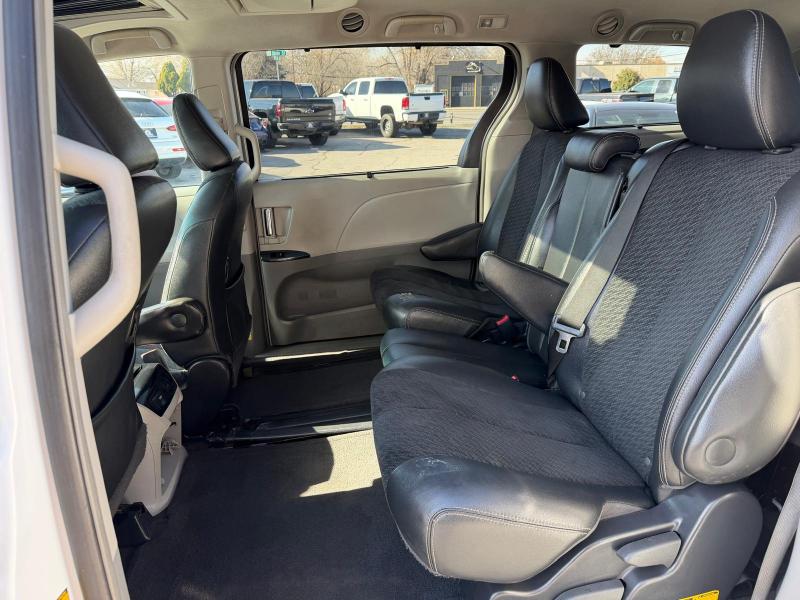 Toyota Sienna FWD 7-Passenger V6 2014