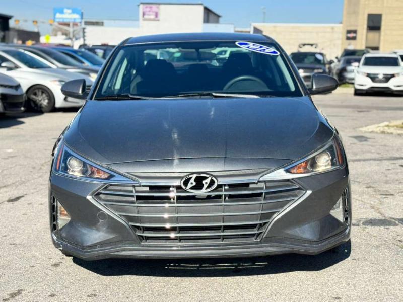 Hyundai Elantra SE 6AT 2019