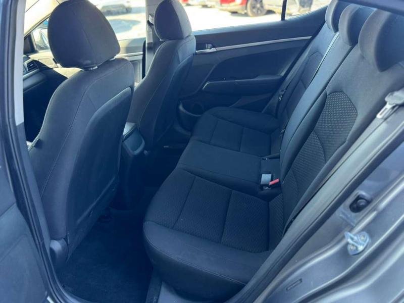 Hyundai Elantra SE 6AT 2019