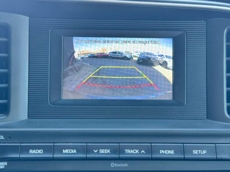 Hyundai Elantra SE 6AT 2019