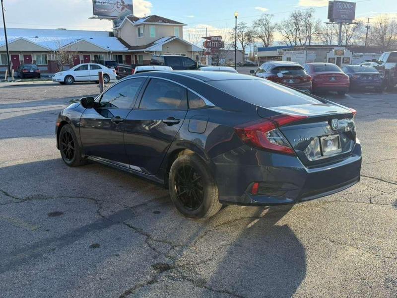 Honda Civic LX Sedan CVT 2017