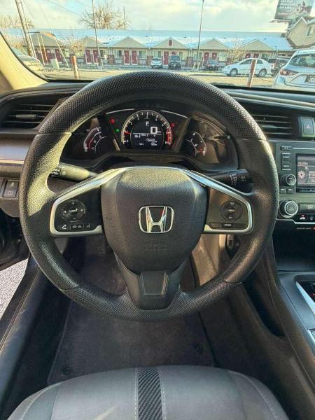 Honda Civic LX Sedan CVT 2017