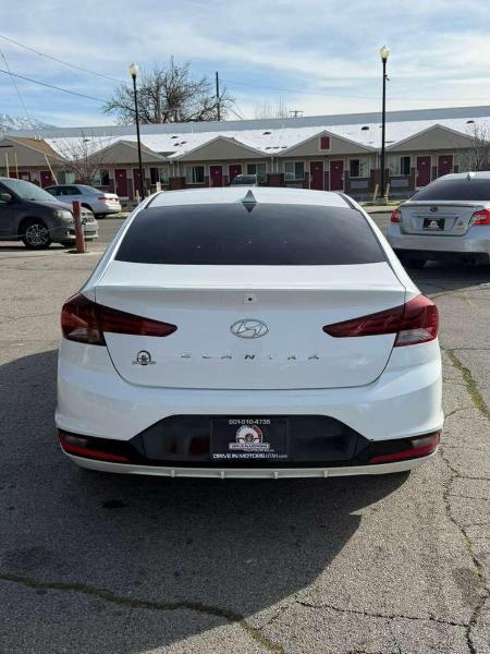 Hyundai Elantra Limited 2020