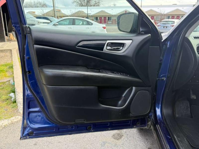 Nissan Pathfinder S 4WD 2019