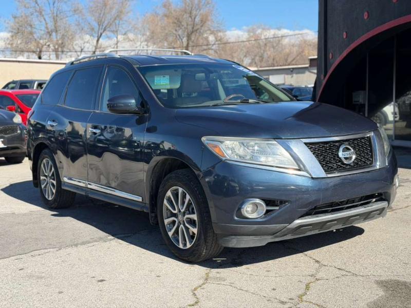 Nissan Pathfinder SV 4WD 2013