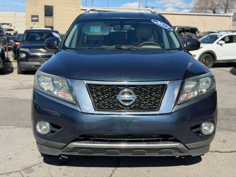Nissan Pathfinder SV 4WD 2013