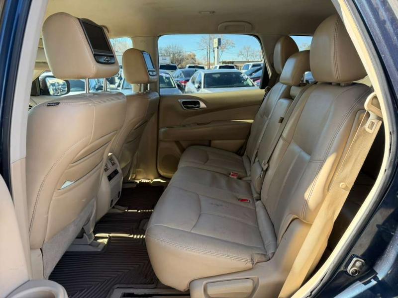 Nissan Pathfinder SV 4WD 2013