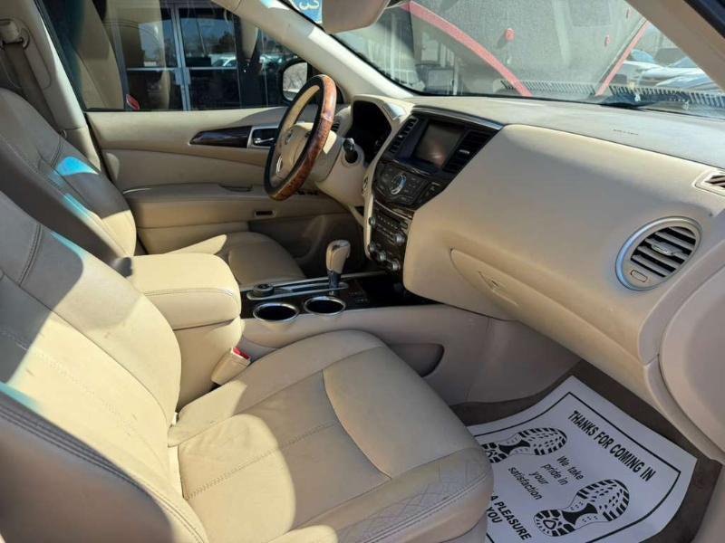 Nissan Pathfinder SV 4WD 2013