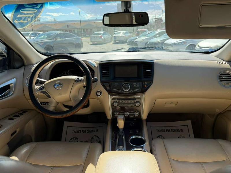 Nissan Pathfinder SV 4WD 2013